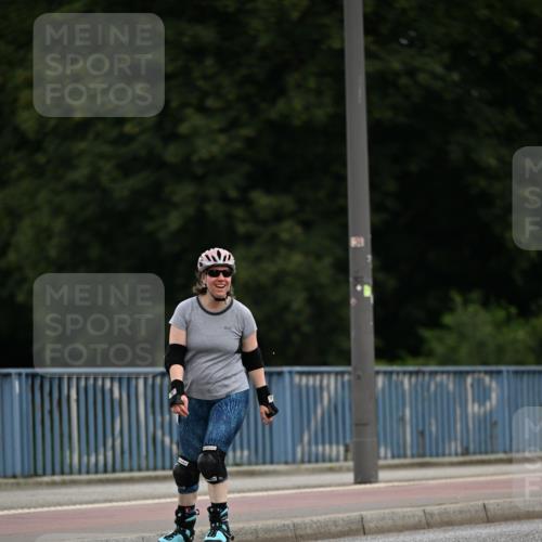 29.06.2025 - hella hamburg halbmarathon Dr. Thomas Lammeyer http://msf.ph/oto/8146321 29.06.2025 09:17:51 Kennedybrücke  meine-sportfotos.de