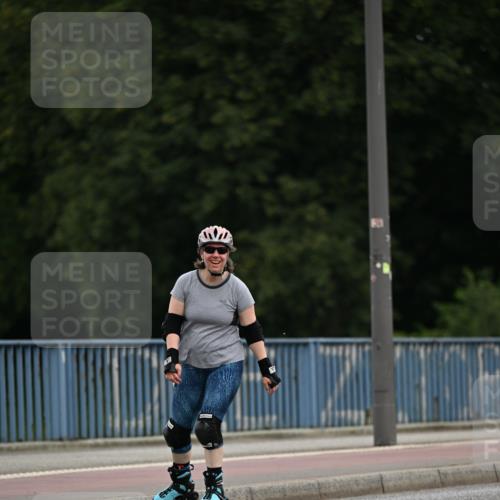 29.06.2025 - hella hamburg halbmarathon Dr. Thomas Lammeyer http://msf.ph/oto/8146327 29.06.2025 09:17:51 Kennedybrücke  meine-sportfotos.de