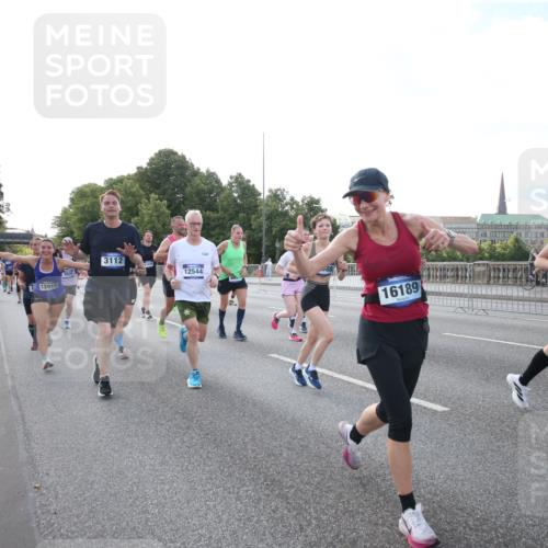29.06.2025 - hella hamburg halbmarathon Jannik Wohlers http://msf.ph/oto/8146330 29.06.2025 09:59:02 Lombardsbrücke 1319, 1334, 1366, 1595, 1642, 2282, 2630, 3112, 4467, 5299, 5457, 5458, 5465, 5492, 5866, 6414, 6415, 6416, 7037, 7129, 7130, 7395, 7833, 8509, 8520, 8542, 8652, 8846, 8929, 9488, 9903, 9907, 9922, 10020, 10518, 10519, 11068, 11625, 11689, 12014, 12186, 12406, 12446, 12544, 12778, 12909, 12910, 12912, 12949, 13841, 13912, 14823, 14948, 15000, 15156, 15197, 15269, 15408, 15441, 15524, 15686, 15856, 16189, 16574, 16679, 16868, 17045, 17455, 18200, 18202 meine-sportfotos.de