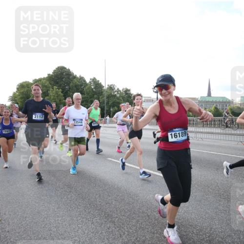 29.06.2025 - hella hamburg halbmarathon Jannik Wohlers http://msf.ph/oto/8146332 29.06.2025 09:59:02 Lombardsbrücke 1319, 1334, 1366, 1595, 1642, 2282, 2630, 3112, 4467, 5299, 5457, 5458, 5465, 5492, 5866, 6414, 6415, 6416, 7037, 7129, 7130, 7395, 7833, 8509, 8520, 8542, 8652, 8846, 8929, 9488, 9903, 9907, 9922, 10020, 10518, 10519, 11068, 11625, 11689, 12014, 12186, 12406, 12446, 12544, 12778, 12909, 12910, 12912, 12949, 13841, 13912, 14823, 14948, 15000, 15156, 15197, 15269, 15408, 15441, 15524, 15686, 15856, 16189, 16574, 16679, 16868, 17045, 17455, 18200, 18202 meine-sportfotos.de