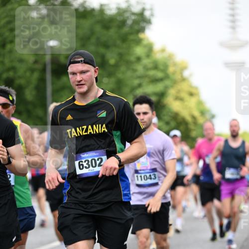 29.06.2025 - hella hamburg halbmarathon Dr. Thomas Lammeyer http://msf.ph/oto/8146346 29.06.2025 10:05:36 Kennedybrücke 1526, 1653, 1722, 1724, 2091, 2167, 2490, 2806, 2936, 2957, 3425, 3663, 3976, 4319, 4322, 4370, 5603, 5675, 6087, 6281, 0000, 6302, 6921, 7287, 7658, 7846, 8030, 8046, 8191, 8392, 8578, 8632, 8822, 8926, 10074, 10281, 10301, 10576, 10915, 11043 meine-sportfotos.de