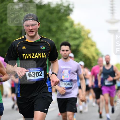 29.06.2025 - hella hamburg halbmarathon Dr. Thomas Lammeyer http://msf.ph/oto/8146356 29.06.2025 10:05:36 Kennedybrücke 1526, 1653, 1722, 1724, 2091, 2167, 2490, 2806, 2936, 2957, 3425, 3663, 3976, 4319, 4322, 4370, 5603, 5675, 6087, 6281, 0000, 6302, 6921, 7287, 7658, 7846, 8030, 8046, 8191, 8392, 8578, 8632, 8822, 8926, 10074, 10281, 10301, 10576, 10915, 11043 meine-sportfotos.de