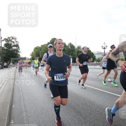 29.06.2025 - hella hamburg halbmarathon Jannik Wohlers http://msf.ph/oto/8146364 29.06.2025 09:59:04 Lombardsbrücke 1319, 1334, 1366, 1595, 1642, 2282, 2391, 2630, 3112, 4467, 5299, 5457, 5458, 5465, 5866, 6414, 6415, 6416, 7037, 7129, 7130, 7395, 7833, 8520, 8542, 8652, 8846, 8929, 9142, 9488, 9903, 9907, 9922, 10020, 10518, 11039, 11625, 12014, 12186, 12406, 12446, 12544, 12778, 12909, 12910, 12912, 13841, 13912, 14823, 14948, 15000, 15197, 15269, 15408, 15441, 15524, 15686, 16189, 16531, 16574, 16679, 16868, 17045, 17455, 17769, 17848, 17967, 18200, 18202 meine-sportfotos.de