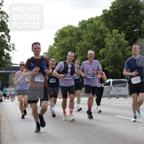 29.06.2025 - hella hamburg halbmarathon Jannik Wohlers http://msf.ph/oto/8146367 29.06.2025 10:10:54 Lombardsbrücke 1723, 3837, 5254, 7271, 8171, 8206, 8207, 8368, 8561, 9119, 10196, 10372, 11149, 11755, 12286, 13603, 14149, 15009, 15252, 15797, 15908, 16383, 17142, 17787, 18382, 19172, 19241 meine-sportfotos.de