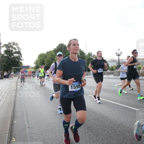 29.06.2025 - hella hamburg halbmarathon Jannik Wohlers http://msf.ph/oto/8146369 29.06.2025 09:59:04 Lombardsbrücke 1319, 1334, 1366, 1595, 1642, 2282, 2391, 2630, 3112, 4467, 5299, 5457, 5458, 5465, 5866, 6414, 6415, 6416, 7037, 7129, 7130, 7395, 7833, 8520, 8542, 8652, 8846, 8929, 9142, 9488, 9903, 9907, 9922, 10020, 10518, 11039, 11625, 12014, 12186, 12406, 12446, 12544, 12778, 12909, 12910, 12912, 13841, 13912, 14823, 14948, 15000, 15197, 15269, 15408, 15441, 15524, 15686, 16189, 16531, 16574, 16679, 16868, 17045, 17455, 17769, 17848, 17967, 18200, 18202 meine-sportfotos.de