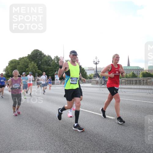 29.06.2025 - hella hamburg halbmarathon Jannik Wohlers http://msf.ph/oto/8146378 29.06.2025 09:59:07 Lombardsbrücke 1319, 1334, 1366, 1595, 1642, 2282, 2391, 2432, 2630, 3112, 3279, 3668, 4426, 4837, 5299, 5465, 5866, 6414, 6415, 6416, 7037, 7395, 7833, 8520, 8542, 8652, 8846, 8929, 9142, 9488, 9903, 9907, 9922, 9984, 10020, 10518, 11039, 11625, 12446, 12544, 12778, 12909, 12910, 12912, 13841, 13912, 14823, 14948, 15000, 15197, 15269, 15408, 15441, 15524, 16095, 16189, 16531, 16574, 16679, 16868, 17045, 17455, 17769, 17848, 17967, 18200, 18202 meine-sportfotos.de