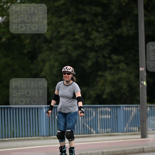 29.06.2025 - hella hamburg halbmarathon Dr. Thomas Lammeyer http://msf.ph/oto/8146381 29.06.2025 09:17:51 Kennedybrücke  meine-sportfotos.de