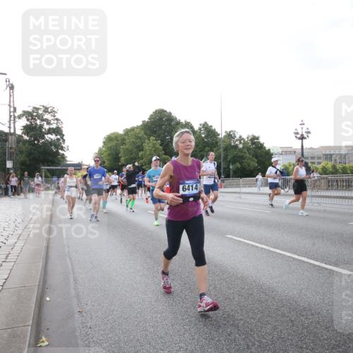 29.06.2025 - hella hamburg halbmarathon Jannik Wohlers http://msf.ph/oto/8146389 29.06.2025 09:59:07 Lombardsbrücke 1319, 1334, 1366, 1595, 1642, 2282, 2391, 2432, 2630, 3112, 3279, 3668, 4426, 4837, 5299, 5465, 5866, 6414, 6415, 6416, 7037, 7395, 7833, 8520, 8542, 8652, 8846, 8929, 9142, 9488, 9903, 9907, 9922, 9984, 10020, 10518, 11039, 11625, 12446, 12544, 12778, 12909, 12910, 12912, 13841, 13912, 14823, 14948, 15000, 15197, 15269, 15408, 15441, 15524, 16095, 16189, 16531, 16574, 16679, 16868, 17045, 17455, 17769, 17848, 17967, 18200, 18202 meine-sportfotos.de