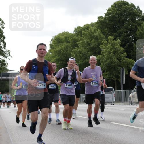 29.06.2025 - hella hamburg halbmarathon Jannik Wohlers http://msf.ph/oto/8146392 29.06.2025 10:10:54 Lombardsbrücke 1723, 3837, 5254, 7271, 8171, 8206, 8207, 8368, 8561, 9119, 10196, 10372, 11149, 11755, 12286, 13603, 14149, 15009, 15252, 15797, 15908, 16383, 17142, 17787, 18382, 19172, 19241 meine-sportfotos.de