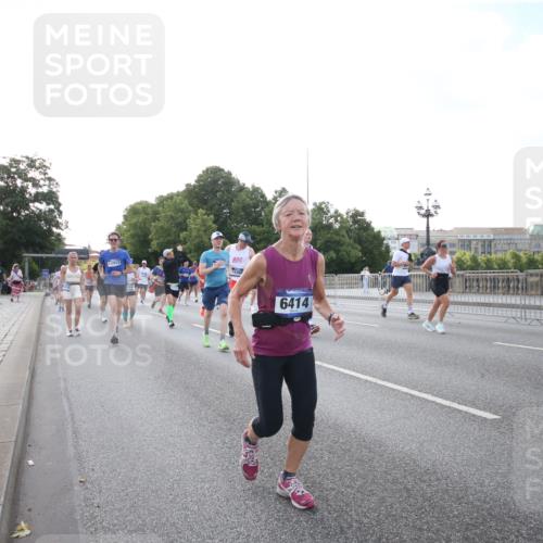 29.06.2025 - hella hamburg halbmarathon Jannik Wohlers http://msf.ph/oto/8146396 29.06.2025 09:59:08 Lombardsbrücke 1319, 1334, 1366, 1595, 1642, 1955, 2282, 2391, 2432, 2630, 3112, 3279, 3668, 4426, 4837, 5299, 5465, 6414, 6415, 6416, 7037, 7395, 7833, 8520, 8542, 8652, 8846, 8929, 9142, 9488, 9903, 9907, 9922, 9984, 10020, 10518, 11039, 11625, 12446, 12544, 12778, 12909, 12910, 12912, 13841, 13912, 14605, 14823, 14948, 15000, 15197, 15269, 15408, 15441, 15524, 16095, 16189, 16531, 16574, 16679, 17045, 17455, 17769, 17848, 17967, 18200, 18202 meine-sportfotos.de