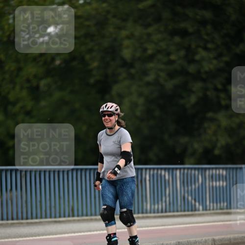 29.06.2025 - hella hamburg halbmarathon Dr. Thomas Lammeyer http://msf.ph/oto/8146403 29.06.2025 09:17:51 Kennedybrücke  meine-sportfotos.de