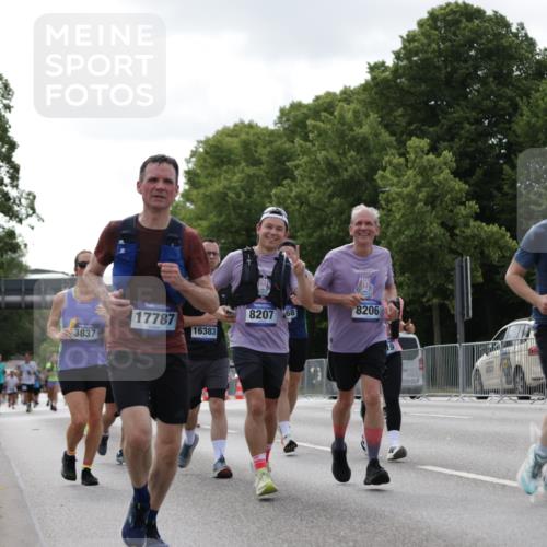 29.06.2025 - hella hamburg halbmarathon Jannik Wohlers http://msf.ph/oto/8146404 29.06.2025 10:10:54 Lombardsbrücke 1723, 3837, 5254, 7271, 8171, 8206, 8207, 8368, 8561, 9119, 10196, 10372, 11149, 11755, 12286, 13603, 14149, 15009, 15252, 15797, 15908, 16383, 17142, 17787, 18382, 19172, 19241 meine-sportfotos.de
