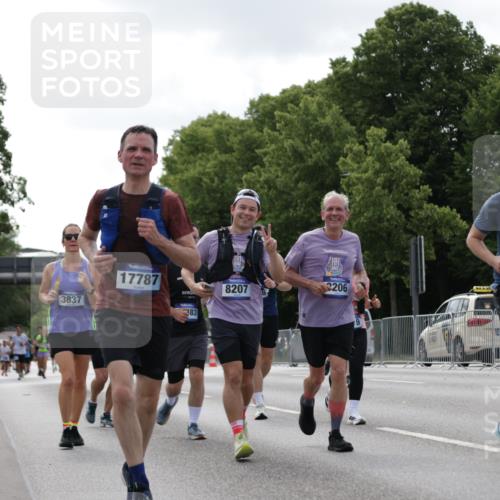 29.06.2025 - hella hamburg halbmarathon Jannik Wohlers http://msf.ph/oto/8146410 29.06.2025 10:10:54 Lombardsbrücke 1723, 3837, 5254, 7271, 8171, 8206, 8207, 8368, 8561, 9119, 10196, 10372, 11149, 11755, 12286, 13603, 14149, 15009, 15252, 15797, 15908, 16383, 17142, 17787, 18382, 19172, 19241 meine-sportfotos.de