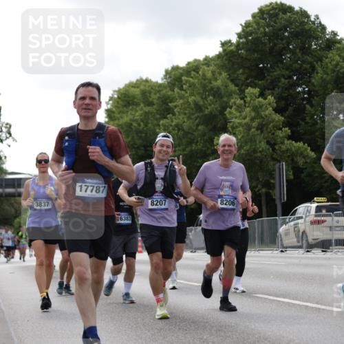 29.06.2025 - hella hamburg halbmarathon Jannik Wohlers http://msf.ph/oto/8146416 29.06.2025 10:10:54 Lombardsbrücke 1723, 3837, 5254, 7271, 8171, 8206, 8207, 8368, 8561, 9119, 10196, 10372, 11149, 11755, 12286, 13603, 14149, 15009, 15252, 15797, 15908, 16383, 17142, 17787, 18382, 19172, 19241 meine-sportfotos.de