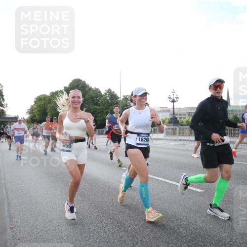29.06.2025 - hella hamburg halbmarathon Jannik Wohlers http://msf.ph/oto/8146417 29.06.2025 09:59:11 Lombardsbrücke 1319, 1334, 1366, 1595, 1642, 1955, 2282, 2391, 2432, 2630, 3279, 3668, 4426, 4837, 5299, 5465, 6414, 6415, 7833, 8330, 8520, 8542, 8652, 8846, 8929, 9142, 9488, 9903, 9907, 9984, 10020, 10031, 10518, 11039, 11568, 11844, 12446, 12544, 12778, 12909, 12910, 12912, 13503, 13589, 13808, 13841, 14605, 14823, 14948, 15179, 15197, 15263, 15269, 15344, 15349, 15441, 15524, 16095, 16189, 16531, 16574, 16609, 16679, 17045, 17455, 17769, 17848, 17967, 18200, 18202, 18413 meine-sportfotos.de