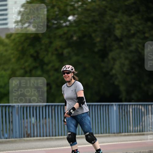 29.06.2025 - hella hamburg halbmarathon Dr. Thomas Lammeyer http://msf.ph/oto/8146425 29.06.2025 09:17:52 Kennedybrücke  meine-sportfotos.de