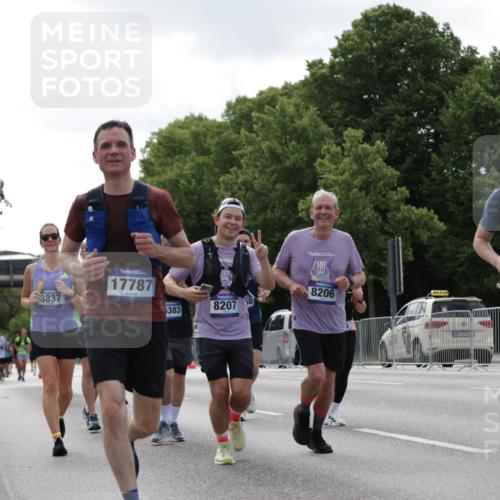 29.06.2025 - hella hamburg halbmarathon Jannik Wohlers http://msf.ph/oto/8146428 29.06.2025 10:10:54 Lombardsbrücke 1723, 3837, 5254, 7271, 8171, 8206, 8207, 8368, 8561, 9119, 10196, 10372, 11149, 11755, 12286, 13603, 14149, 15009, 15252, 15797, 15908, 16383, 17142, 17787, 18382, 19172, 19241 meine-sportfotos.de