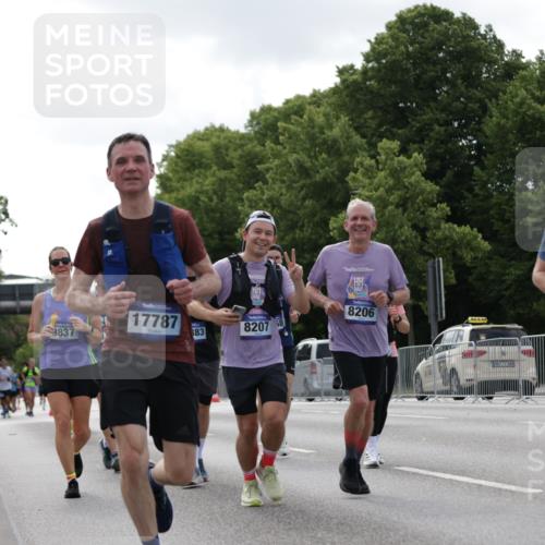 29.06.2025 - hella hamburg halbmarathon Jannik Wohlers http://msf.ph/oto/8146434 29.06.2025 10:10:54 Lombardsbrücke 1723, 3837, 5254, 7271, 8171, 8206, 8207, 8368, 8561, 9119, 10196, 10372, 11149, 11755, 12286, 13603, 14149, 15009, 15252, 15797, 15908, 16383, 17142, 17787, 18382, 19172, 19241 meine-sportfotos.de