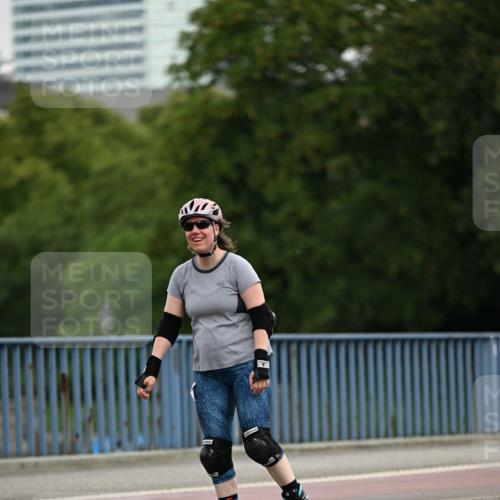 29.06.2025 - hella hamburg halbmarathon Dr. Thomas Lammeyer http://msf.ph/oto/8146437 29.06.2025 09:17:52 Kennedybrücke  meine-sportfotos.de