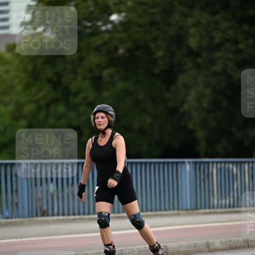 29.06.2025 - hella hamburg halbmarathon Dr. Thomas Lammeyer http://msf.ph/oto/8146442 29.06.2025 09:17:53 Kennedybrücke  meine-sportfotos.de
