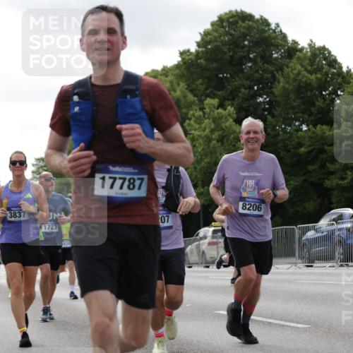 29.06.2025 - hella hamburg halbmarathon Jannik Wohlers http://msf.ph/oto/8146444 29.06.2025 10:10:55 Lombardsbrücke 1723, 3837, 5254, 7271, 8171, 8206, 8207, 8368, 8561, 9119, 10196, 10372, 11149, 11755, 12286, 13603, 14149, 15009, 15252, 15797, 15908, 16383, 17142, 17787, 18382, 19172, 19241 meine-sportfotos.de