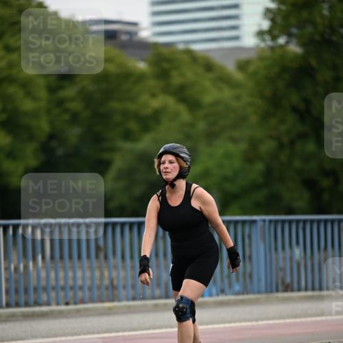 29.06.2025 - hella hamburg halbmarathon Dr. Thomas Lammeyer http://msf.ph/oto/8146471 29.06.2025 09:17:54 Kennedybrücke  meine-sportfotos.de