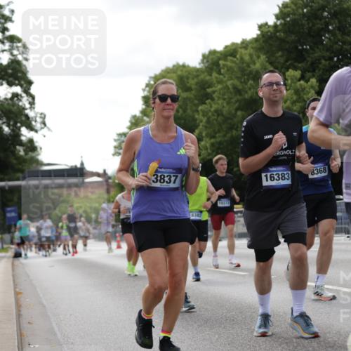 29.06.2025 - hella hamburg halbmarathon Jannik Wohlers http://msf.ph/oto/8146478 29.06.2025 10:10:56 Lombardsbrücke 1723, 3837, 5254, 8171, 8206, 8207, 8368, 9119, 10196, 10372, 11149, 11755, 12286, 13603, 14149, 15252, 15797, 15908, 16383, 17142, 17787, 18382, 19172, 19241 meine-sportfotos.de