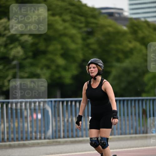 29.06.2025 - hella hamburg halbmarathon Dr. Thomas Lammeyer http://msf.ph/oto/8146494 29.06.2025 09:17:54 Kennedybrücke  meine-sportfotos.de