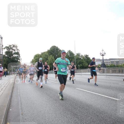 29.06.2025 - hella hamburg halbmarathon Jannik Wohlers http://msf.ph/oto/8146516 29.06.2025 09:59:18 Lombardsbrücke 1334, 1642, 1834, 1955, 2391, 2432, 2630, 3279, 3668, 4426, 4837, 5015, 5134, 5277, 6202, 7547, 8330, 8402, 8520, 8846, 9142, 9488, 9907, 9984, 10031, 11039, 11568, 11844, 12909, 12912, 13503, 13523, 13589, 13808, 13841, 13988, 14605, 14778, 14818, 14823, 14948, 15179, 15263, 15269, 15344, 15349, 15524, 15954, 16095, 16531, 16609, 16679, 17769, 17848, 17967, 18200, 18202, 18413 meine-sportfotos.de