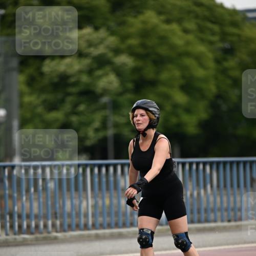 29.06.2025 - hella hamburg halbmarathon Dr. Thomas Lammeyer http://msf.ph/oto/8146517 29.06.2025 09:17:54 Kennedybrücke  meine-sportfotos.de