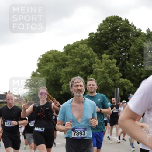 29.06.2025 - hella hamburg halbmarathon Jannik Wohlers http://msf.ph/oto/8146525 29.06.2025 10:47:45 Lombardsbrücke 1157, 1174, 1175, 1645, 1701, 2037, 2163, 2418, 2650, 2756, 2958, 3320, 3468, 3504, 3679, 3933, 4327, 4588, 5585, 5952, 7240, 7393, 7394, 7532, 7916, 8521, 9356, 9775, 9921, 10145, 10777, 10794, 11548, 11742, 11781, 12104, 12157, 12439, 12480, 12932, 13377, 13529, 13675, 13861, 14050, 15357, 15743, 16141, 16722, 16965, 17325, 17339, 17562, 17563, 17957, 18001, 18248, 18262, 18352, 18480, 19101 meine-sportfotos.de