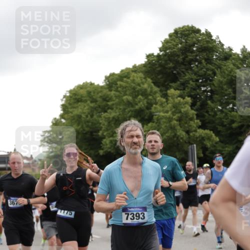 29.06.2025 - hella hamburg halbmarathon Jannik Wohlers http://msf.ph/oto/8146530 29.06.2025 10:47:45 Lombardsbrücke 1157, 1174, 1175, 1645, 1701, 2037, 2163, 2418, 2650, 2756, 2958, 3320, 3468, 3504, 3679, 3933, 4327, 4588, 5585, 5952, 7240, 7393, 7394, 7532, 7916, 8521, 9356, 9775, 9921, 10145, 10777, 10794, 11548, 11742, 11781, 12104, 12157, 12439, 12480, 12932, 13377, 13529, 13675, 13861, 14050, 15357, 15743, 16141, 16722, 16965, 17325, 17339, 17562, 17563, 17957, 18001, 18248, 18262, 18352, 18480, 19101 meine-sportfotos.de