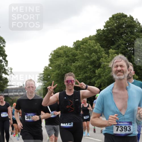 29.06.2025 - hella hamburg halbmarathon Jannik Wohlers http://msf.ph/oto/8146541 29.06.2025 10:47:46 Lombardsbrücke 1157, 1174, 1175, 1645, 1701, 2037, 2163, 2418, 2650, 2756, 2958, 3320, 3468, 3504, 3679, 3933, 4327, 4588, 5585, 5781, 5952, 6143, 7393, 7394, 7532, 7916, 8521, 9356, 9775, 9921, 10145, 10777, 10794, 11548, 11742, 11781, 12104, 12157, 12439, 12480, 12932, 13377, 13529, 13675, 13861, 14050, 15357, 15743, 16141, 16722, 16965, 17325, 17339, 17562, 17563, 17957, 18001, 18248, 18262, 18352, 18480, 19101 meine-sportfotos.de