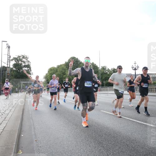 29.06.2025 - hella hamburg halbmarathon Jannik Wohlers http://msf.ph/oto/8146549 29.06.2025 09:59:19 Lombardsbrücke 1334, 1834, 1955, 2391, 2432, 3279, 3668, 3836, 4426, 4837, 5015, 5134, 5277, 6202, 7547, 8330, 8402, 8520, 8846, 9142, 9488, 9907, 9984, 10031, 11039, 11568, 11844, 12479, 12909, 13503, 13523, 13589, 13808, 13841, 13988, 14605, 14778, 14818, 14823, 14948, 15179, 15263, 15269, 15344, 15349, 15524, 15954, 16095, 16531, 16609, 17769, 17848, 17967, 18200, 18202, 18413 meine-sportfotos.de