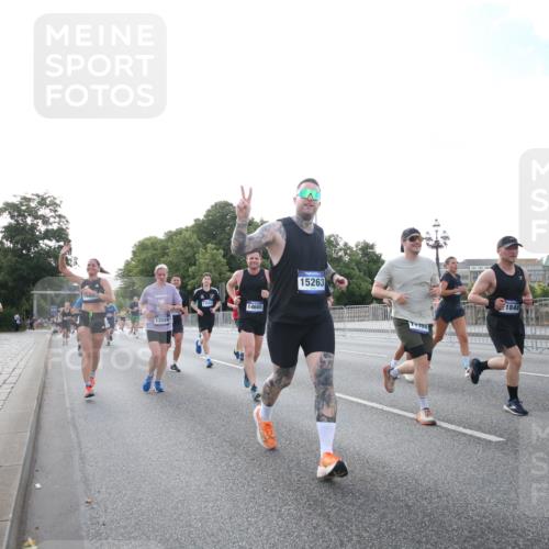 29.06.2025 - hella hamburg halbmarathon Jannik Wohlers http://msf.ph/oto/8146561 29.06.2025 09:59:19 Lombardsbrücke 1334, 1834, 1955, 2391, 2432, 3279, 3668, 3836, 4426, 4837, 5015, 5134, 5277, 6202, 7547, 8330, 8402, 8520, 8846, 9142, 9488, 9907, 9984, 10031, 11039, 11568, 11844, 12479, 12909, 13503, 13523, 13589, 13808, 13841, 13988, 14605, 14778, 14818, 14823, 14948, 15179, 15263, 15269, 15344, 15349, 15524, 15954, 16095, 16531, 16609, 17769, 17848, 17967, 18200, 18202, 18413 meine-sportfotos.de