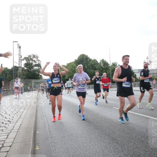 29.06.2025 - hella hamburg halbmarathon Jannik Wohlers http://msf.ph/oto/8146584 29.06.2025 09:59:20 Lombardsbrücke 1334, 1834, 1955, 2391, 2432, 3279, 3668, 3836, 4426, 4837, 5015, 5134, 5277, 6202, 6602, 7547, 8330, 8402, 8520, 8846, 9142, 9488, 9907, 9984, 10031, 11039, 11568, 11844, 12479, 12909, 13503, 13523, 13589, 13808, 13988, 14605, 14778, 14818, 14823, 14948, 15179, 15263, 15344, 15349, 15524, 15954, 16095, 16531, 16609, 17769, 17848, 17967, 18200, 18202, 18413 meine-sportfotos.de