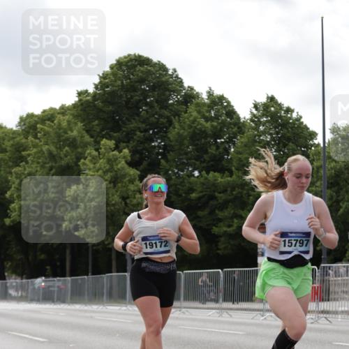 29.06.2025 - hella hamburg halbmarathon Jannik Wohlers http://msf.ph/oto/8146586 29.06.2025 10:11:00 Lombardsbrücke 1723, 1866, 3837, 5254, 8115, 8171, 8206, 8207, 8368, 9119, 10196, 10372, 11149, 11321, 11755, 12286, 13603, 13939, 14008, 14149, 15252, 15797, 15908, 16383, 17787, 18382, 19172, 19241 meine-sportfotos.de