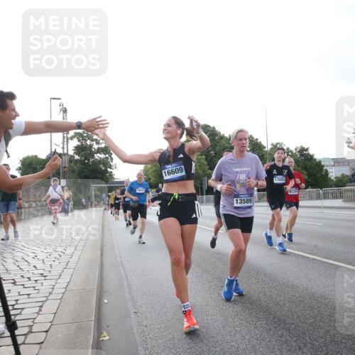 29.06.2025 - hella hamburg halbmarathon Jannik Wohlers http://msf.ph/oto/8146595 29.06.2025 09:59:21 Lombardsbrücke 1334, 1834, 1955, 2391, 2432, 3279, 3668, 3836, 4426, 4837, 5015, 5134, 5277, 6202, 6602, 7547, 8330, 8402, 8520, 8846, 9142, 9488, 9907, 9984, 10031, 11039, 11568, 11753, 11844, 12479, 12909, 13503, 13523, 13589, 13808, 13988, 14605, 14778, 14818, 14823, 14948, 15110, 15179, 15263, 15344, 15349, 15524, 15954, 16095, 16531, 16609, 17769, 17848, 17967, 18413 meine-sportfotos.de
