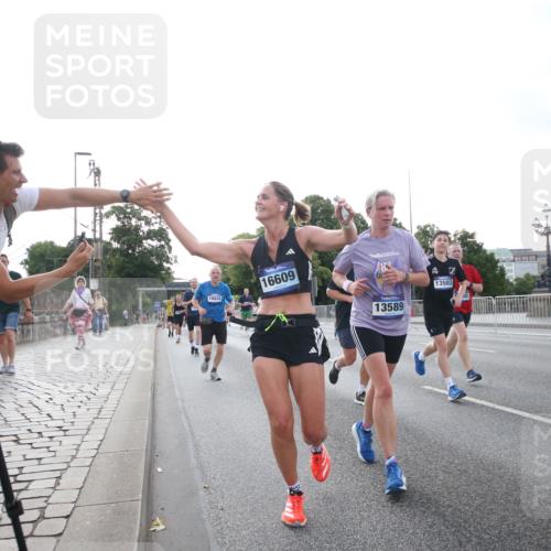 29.06.2025 - hella hamburg halbmarathon Jannik Wohlers http://msf.ph/oto/8146603 29.06.2025 09:59:21 Lombardsbrücke 1334, 1834, 1955, 2391, 2432, 3279, 3668, 3836, 4426, 4837, 5015, 5134, 5277, 6202, 6602, 7547, 8330, 8402, 8520, 8846, 9142, 9488, 9907, 9984, 10031, 11039, 11568, 11753, 11844, 12479, 12909, 13503, 13523, 13589, 13808, 13988, 14605, 14778, 14818, 14823, 14948, 15110, 15179, 15263, 15344, 15349, 15524, 15954, 16095, 16531, 16609, 17769, 17848, 17967, 18413 meine-sportfotos.de