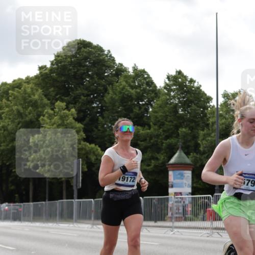 29.06.2025 - hella hamburg halbmarathon Jannik Wohlers http://msf.ph/oto/8146606 29.06.2025 10:11:00 Lombardsbrücke 1723, 1866, 3837, 5254, 8115, 8171, 8206, 8207, 8368, 9119, 10196, 10372, 11149, 11321, 11755, 12286, 13603, 13939, 14008, 14149, 15252, 15797, 15908, 16383, 17787, 18382, 19172, 19241 meine-sportfotos.de