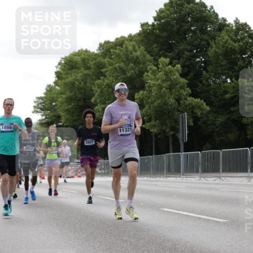 29.06.2025 - hella hamburg halbmarathon Jannik Wohlers http://msf.ph/oto/8146632 29.06.2025 10:11:06 Lombardsbrücke 1531, 1866, 3837, 8115, 8368, 8807, 8810, 9119, 10372, 11321, 11755, 12286, 13203, 13603, 13939, 14008, 14149, 15797, 17787, 18278, 18382, 19172 meine-sportfotos.de
