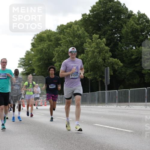 29.06.2025 - hella hamburg halbmarathon Jannik Wohlers http://msf.ph/oto/8146634 29.06.2025 10:11:06 Lombardsbrücke 1531, 1866, 3837, 8115, 8368, 8807, 8810, 9119, 10372, 11321, 11755, 12286, 13203, 13603, 13939, 14008, 14149, 15797, 17787, 18278, 18382, 19172 meine-sportfotos.de