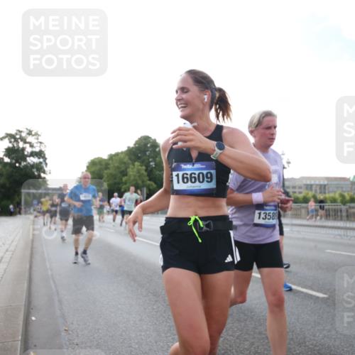29.06.2025 - hella hamburg halbmarathon Jannik Wohlers http://msf.ph/oto/8146638 29.06.2025 09:59:21 Lombardsbrücke 1334, 1834, 1955, 2391, 2432, 3279, 3668, 3836, 4426, 4837, 5015, 5134, 5277, 6202, 6602, 7547, 8330, 8402, 8520, 8846, 9142, 9488, 9907, 9984, 10031, 11039, 11568, 11753, 11844, 12479, 12909, 13503, 13523, 13589, 13808, 13988, 14605, 14778, 14818, 14823, 14948, 15110, 15179, 15263, 15344, 15349, 15524, 15954, 16095, 16531, 16609, 17769, 17848, 17967, 18413 meine-sportfotos.de