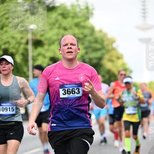 29.06.2025 - hella hamburg halbmarathon Dr. Thomas Lammeyer http://msf.ph/oto/8146659 29.06.2025 10:05:40 Kennedybrücke 1464, 1526, 1653, 1722, 1724, 2091, 2167, 2490, 2591, 2806, 2957, 3039, 3425, 3663, 3976, 4322, 4370, 5547, 5602, 5603, 5675, 6087, 6281, 0000, 6302, 6921, 7189, 7223, 7287, 7658, 7846, 8030, 8191, 8392, 8578, 8632, 8822, 8926, 9230, 10074, 10281, 10301, 10576, 10915, 11043 meine-sportfotos.de