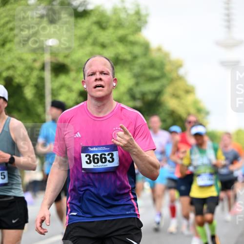 29.06.2025 - hella hamburg halbmarathon Dr. Thomas Lammeyer http://msf.ph/oto/8146671 29.06.2025 10:05:41 Kennedybrücke 1464, 1653, 1722, 1724, 2091, 2167, 2490, 2591, 2806, 2957, 3039, 3425, 3663, 3976, 4322, 5547, 5602, 5603, 5675, 6087, 6281, 0000, 6302, 6438, 6921, 7189, 7223, 7287, 7846, 8030, 8191, 8392, 8578, 8632, 8822, 8926, 9230, 10074, 10281, 10301, 10576, 10915, 11043 meine-sportfotos.de