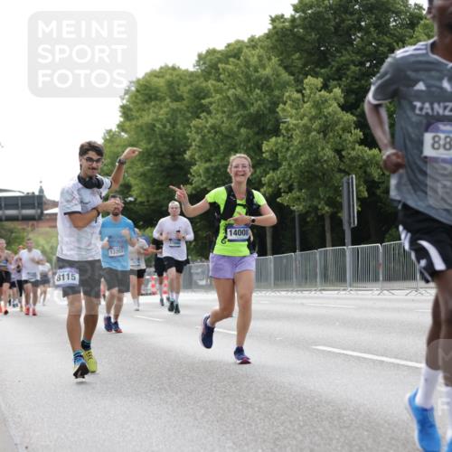 29.06.2025 - hella hamburg halbmarathon Jannik Wohlers http://msf.ph/oto/8146676 29.06.2025 10:11:10 Lombardsbrücke 1531, 1866, 4227, 8115, 8807, 8810, 10372, 10428, 11321, 11755, 13203, 13939, 14008, 15797, 15945, 17080, 17866, 18278, 18382, 19172 meine-sportfotos.de