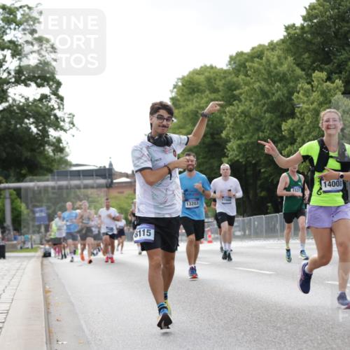 29.06.2025 - hella hamburg halbmarathon Jannik Wohlers http://msf.ph/oto/8146704 29.06.2025 10:11:10 Lombardsbrücke 1531, 1866, 4227, 8115, 8807, 8810, 10372, 10428, 11321, 11755, 13203, 13939, 14008, 15797, 15945, 17080, 17866, 18278, 18382, 19172 meine-sportfotos.de