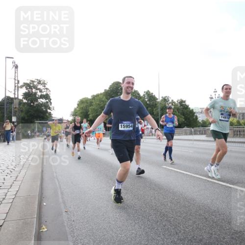29.06.2025 - hella hamburg halbmarathon Jannik Wohlers http://msf.ph/oto/8146708 29.06.2025 09:59:24 Lombardsbrücke 1834, 1914, 1955, 2348, 2364, 2391, 2432, 2676, 2910, 3279, 3668, 3836, 4426, 4772, 4837, 5015, 5134, 5277, 6174, 6201, 6202, 6587, 6602, 7547, 8223, 8285, 8330, 8402, 9142, 9611, 9984, 10031, 10093, 10337, 11039, 11366, 11568, 11753, 11797, 11799, 11844, 12479, 13503, 13523, 13589, 13808, 13988, 14605, 14778, 14818, 15110, 15179, 15263, 15344, 15349, 15954, 16095, 16531, 16609, 17160, 17769, 17848, 17967, 18413 meine-sportfotos.de
