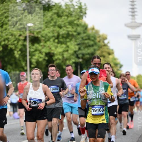 29.06.2025 - hella hamburg halbmarathon Dr. Thomas Lammeyer http://msf.ph/oto/8146720 29.06.2025 10:05:42 Kennedybrücke 1464, 1653, 1722, 1724, 2167, 2490, 2591, 2806, 2957, 3039, 3199, 3425, 3663, 3976, 4322, 5547, 5602, 5603, 5675, 6087, 6281, 0000, 6302, 6438, 6921, 7189, 7223, 7846, 8030, 8191, 8392, 8578, 8632, 8822, 8926, 9230, 10074, 10281, 10301, 10576, 10882, 10915, 11043 meine-sportfotos.de