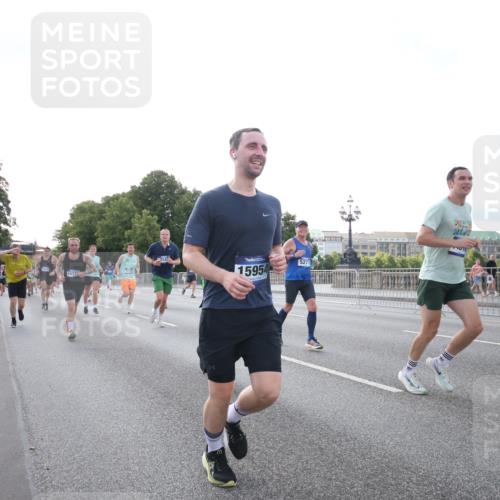 29.06.2025 - hella hamburg halbmarathon Jannik Wohlers http://msf.ph/oto/8146732 29.06.2025 09:59:24 Lombardsbrücke 1834, 1914, 1955, 2348, 2364, 2391, 2432, 2676, 2910, 3279, 3668, 3836, 4426, 4772, 4837, 5015, 5134, 5277, 6174, 6201, 6202, 6587, 6602, 7547, 8223, 8285, 8330, 8402, 9142, 9611, 9984, 10031, 10093, 10337, 11039, 11366, 11568, 11753, 11797, 11799, 11844, 12479, 13503, 13523, 13589, 13808, 13988, 14605, 14778, 14818, 15110, 15179, 15263, 15344, 15349, 15954, 16095, 16531, 16609, 17160, 17769, 17848, 17967, 18413 meine-sportfotos.de